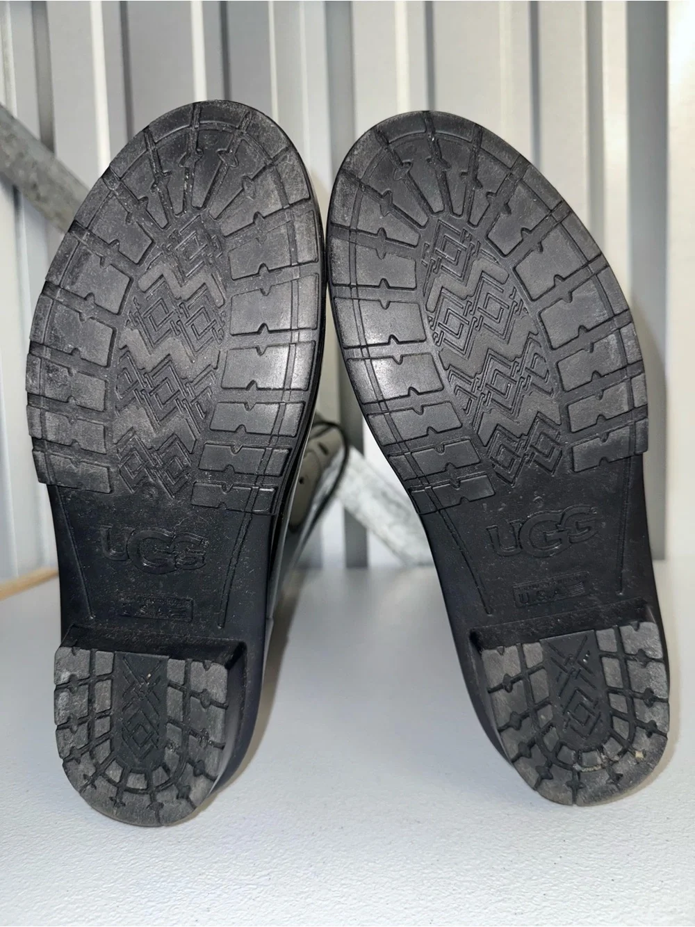 UGG women black